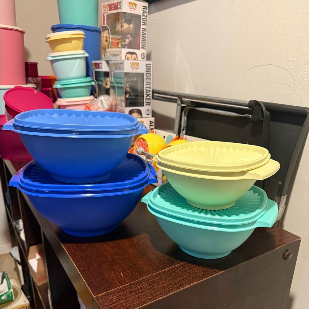 Tupperware Colorful Stackable Bowls Set - Picture 2 of 2